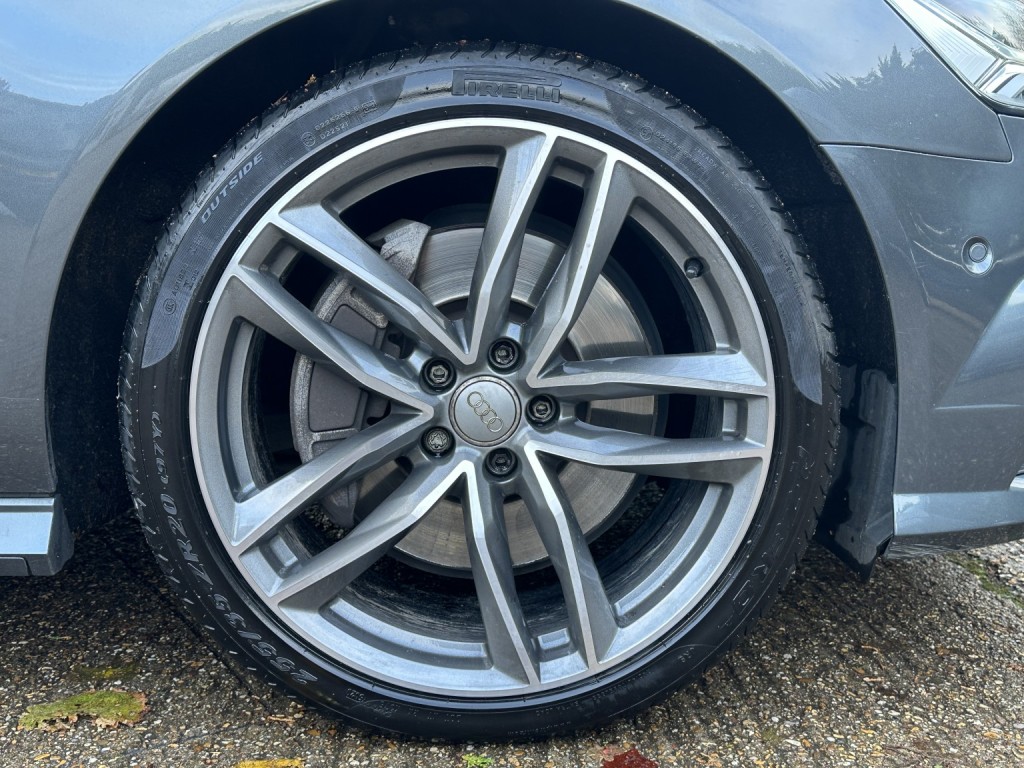 AUDI A6 AVANT 3.0 BiTDI V6 Black Edition 2016