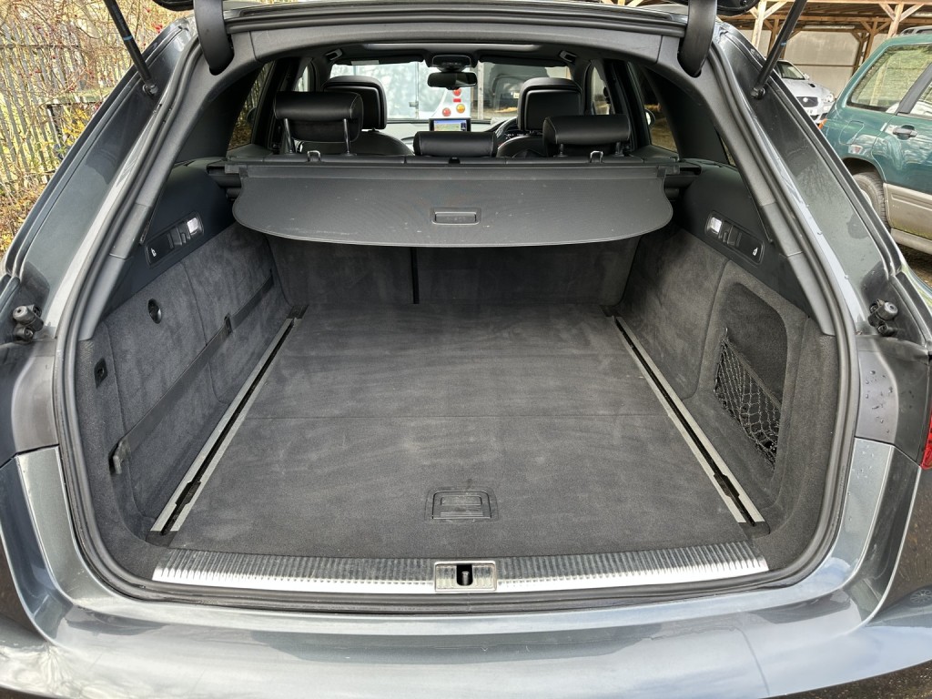 AUDI A6 AVANT 3.0 BiTDI V6 Black Edition 2016