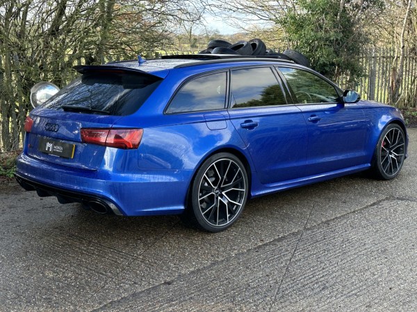 View AUDI RS6 AVANT 4.0 TFSI V8 Performance Tiptronic Quattro