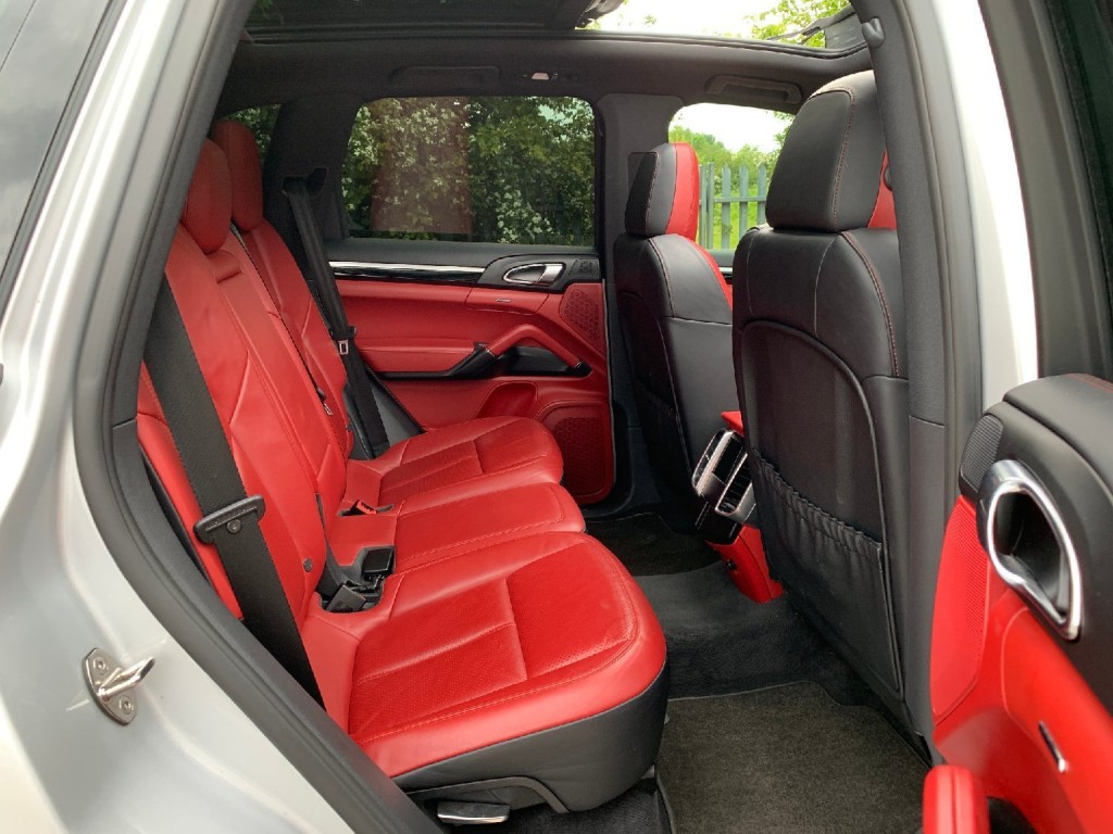 PORSCHE CAYENNE S 4.2 D V8 2014