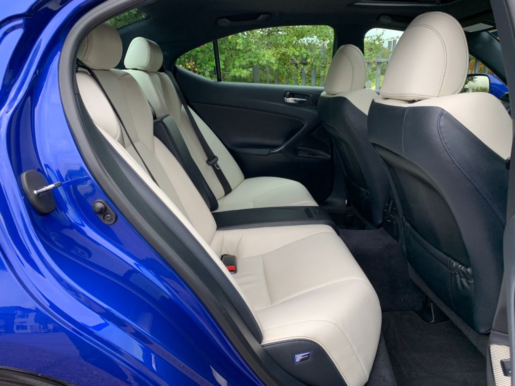 LEXUS IS F 5.0 V8 2012