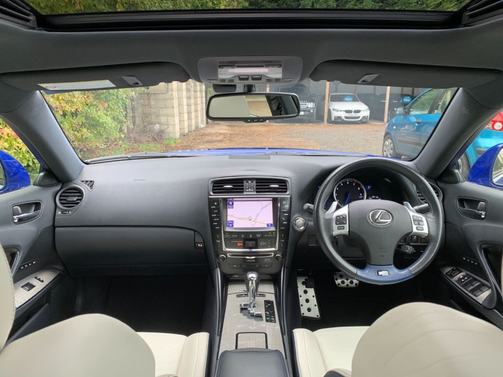 LEXUS IS F 5.0 V8 2012