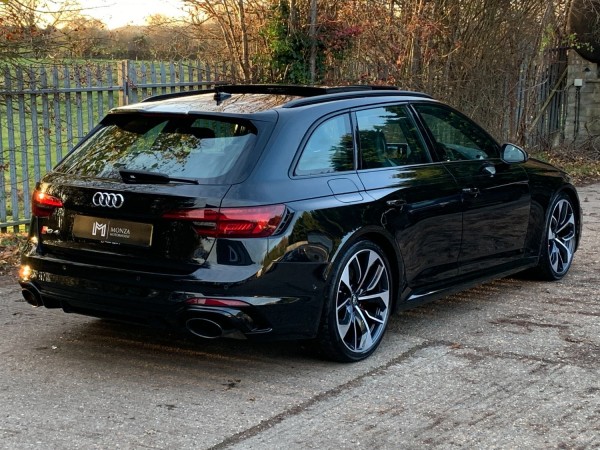 View AUDI RS4 Avant 2.9 TFSI V6 Tiptronic Quattro