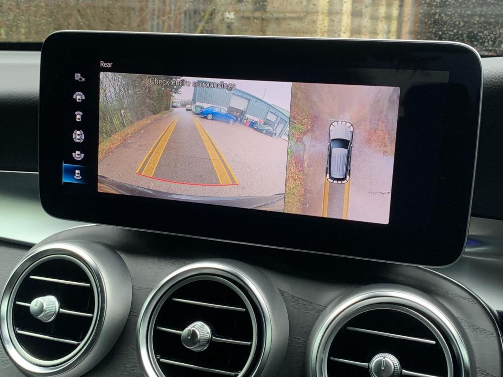 MERCEDES-BENZ GLC 300d AMG Line Premium Plus 4MATIC 2019