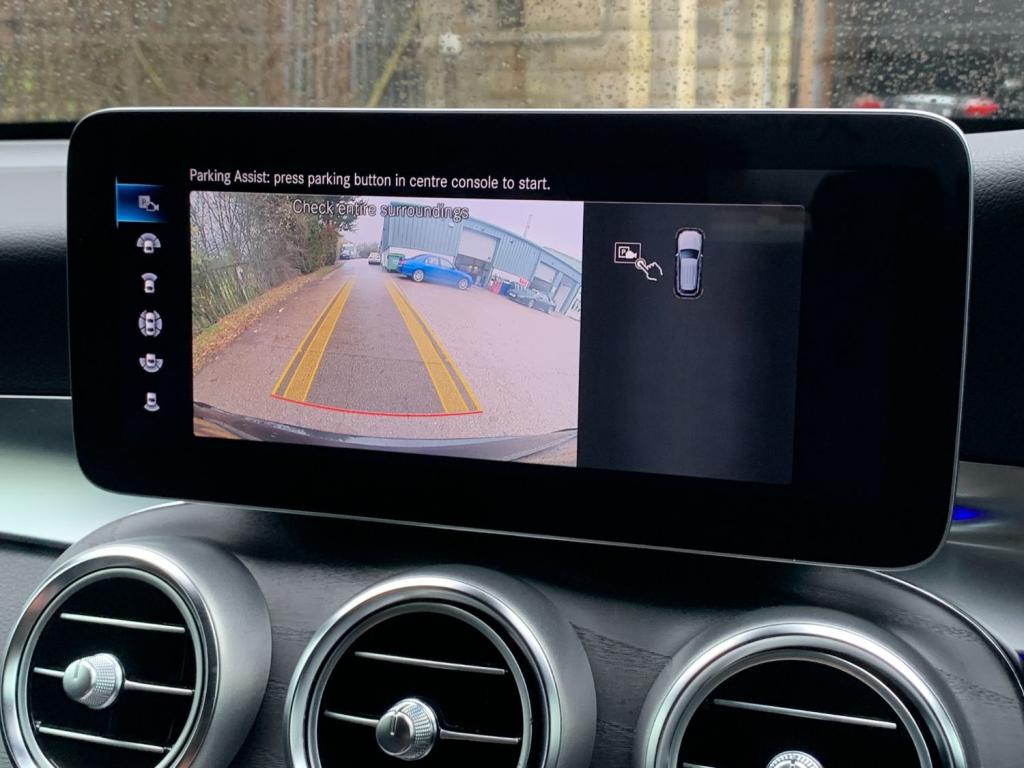 MERCEDES-BENZ GLC 300d AMG Line Premium Plus 4MATIC 2019