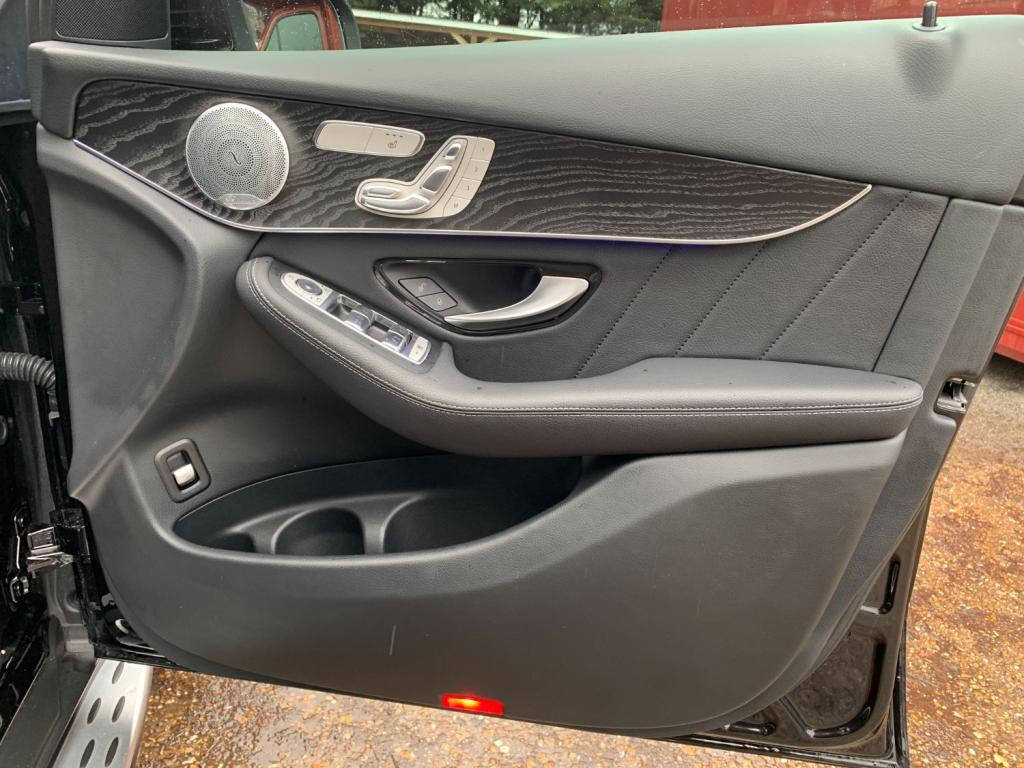 MERCEDES-BENZ GLC 300d AMG Line Premium Plus 4MATIC 2019