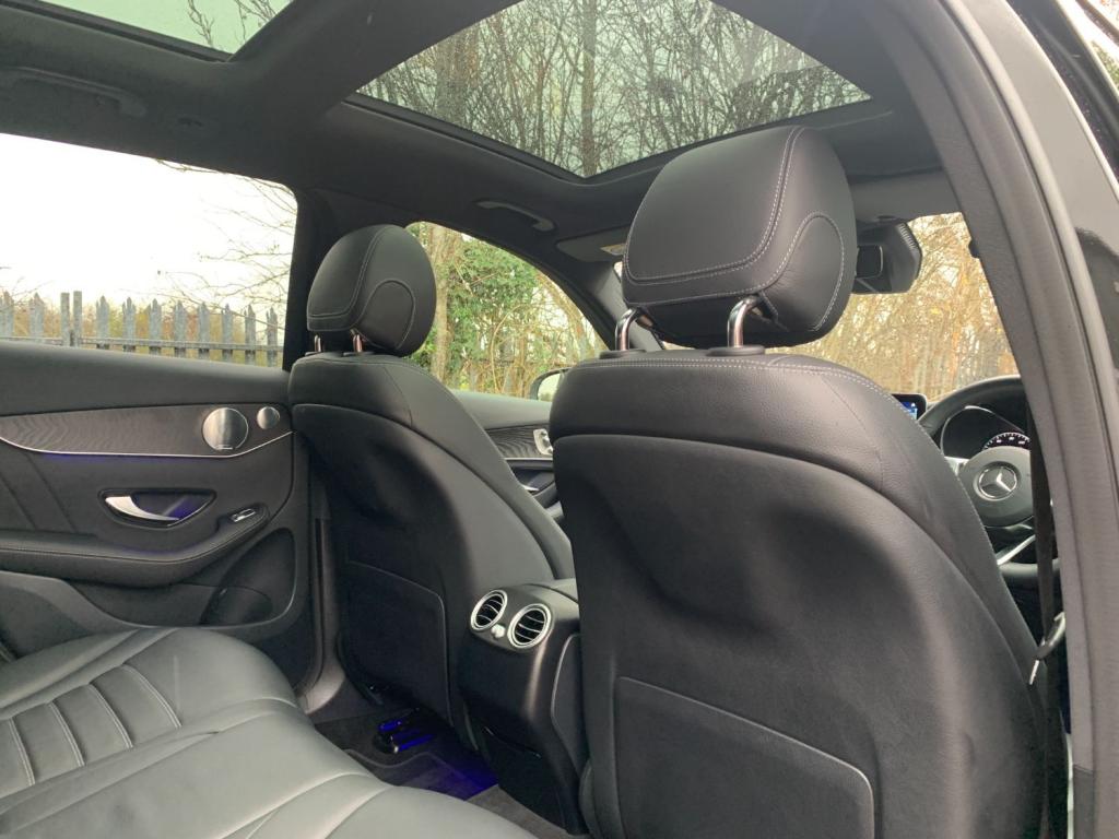 MERCEDES-BENZ GLC 300d AMG Line Premium Plus 4MATIC 2019