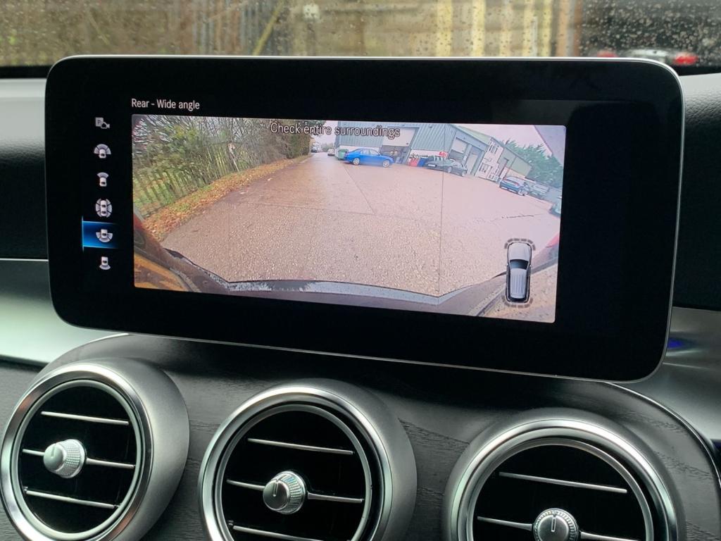 MERCEDES-BENZ GLC 300d AMG Line Premium Plus 4MATIC 2019