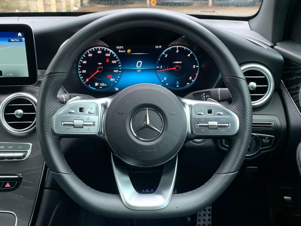 MERCEDES-BENZ GLC 300d AMG Line Premium Plus 4MATIC 2019
