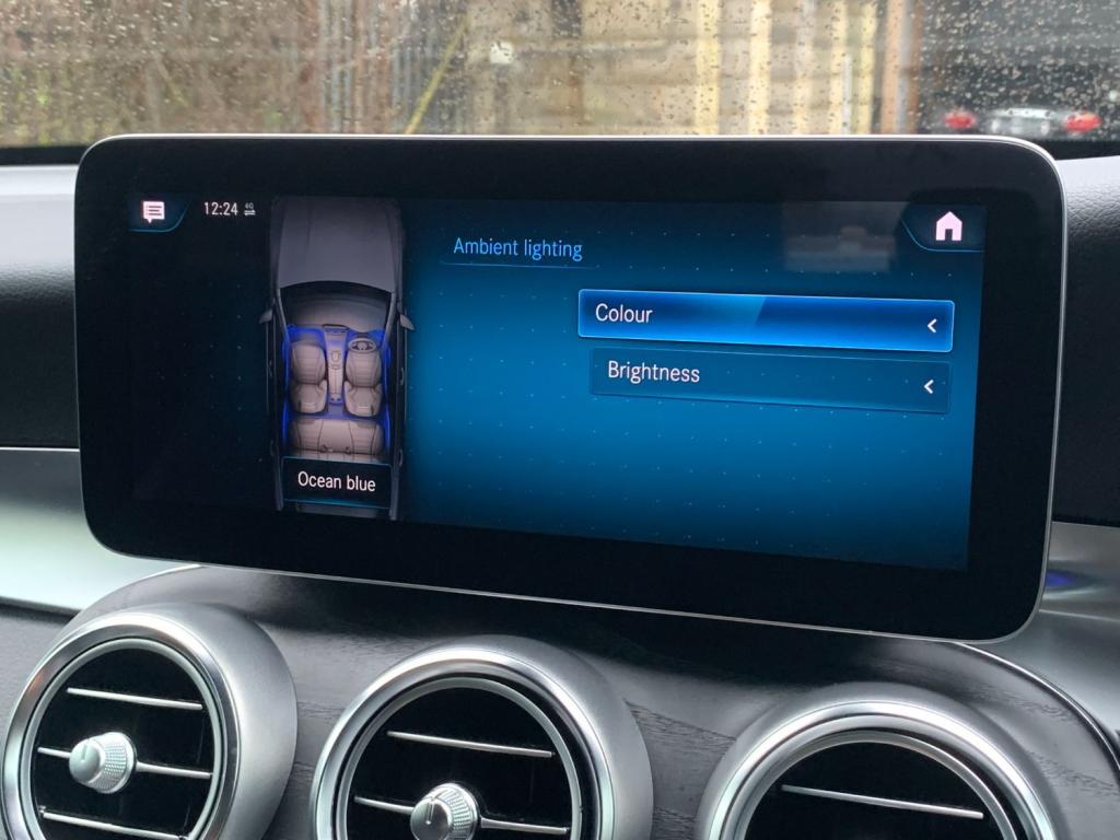 MERCEDES-BENZ GLC 300d AMG Line Premium Plus 4MATIC 2019