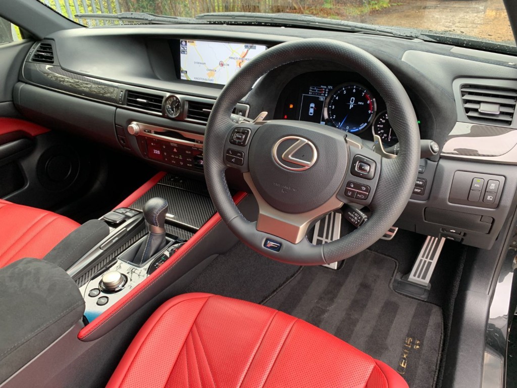 LEXUS GS F 5.0 V8 2016