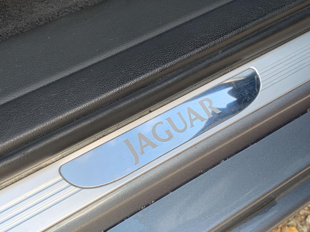 JAGUAR XJR 4.2 V8 Saloon 4dr 2008