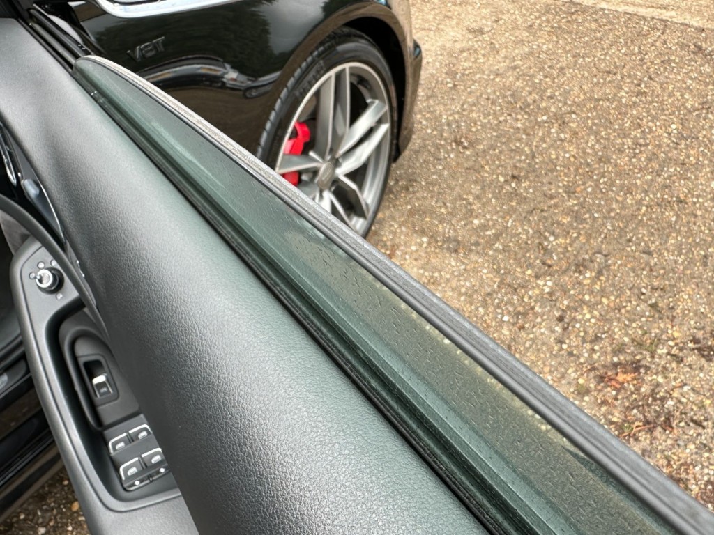 AUDI S6 Avant Black Edition 4.0 TFSI V8 Estate 5dr S Tronic Quattro 2017