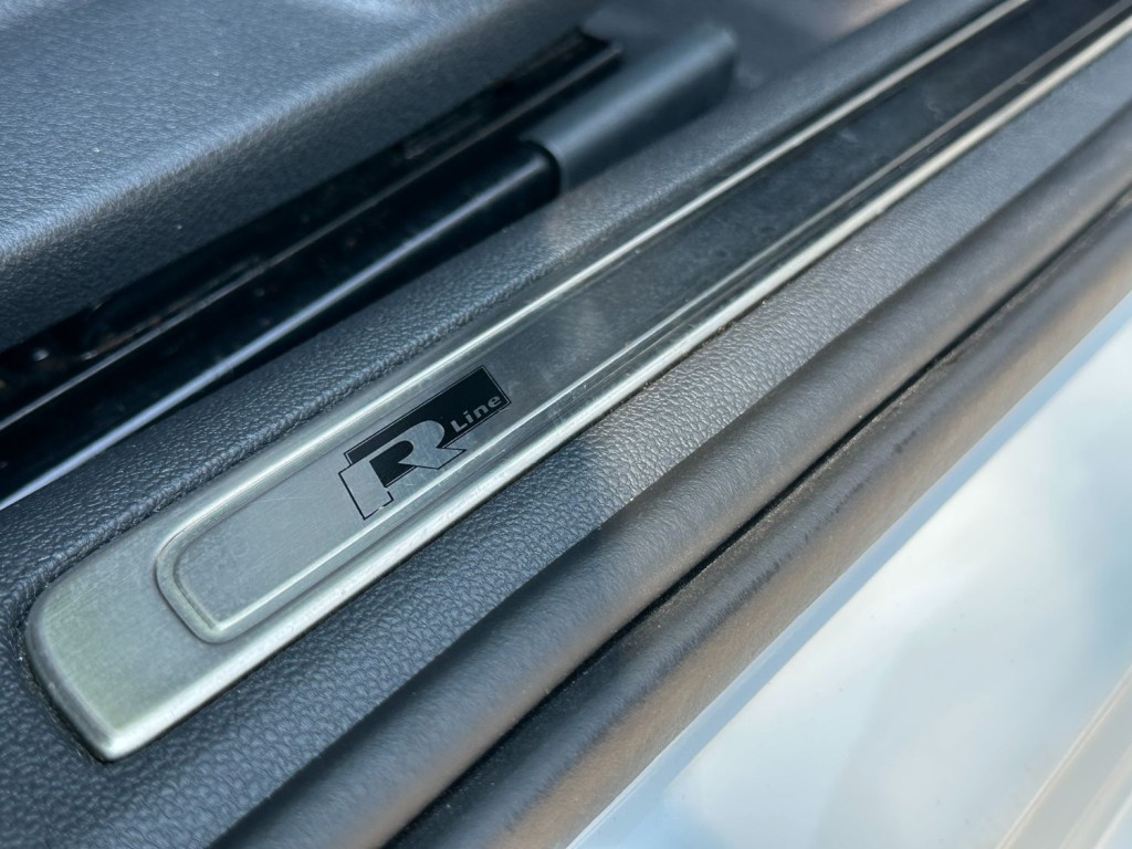 VOLKSWAGEN PASSAT 2.0 TDI R-Line Estate DSG 2017