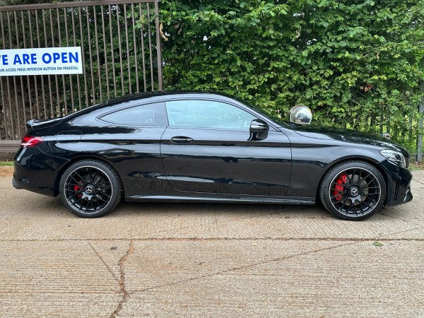 View MERCEDES-BENZ C CLASS 2.0 C300 AMG Line G-Tronic+