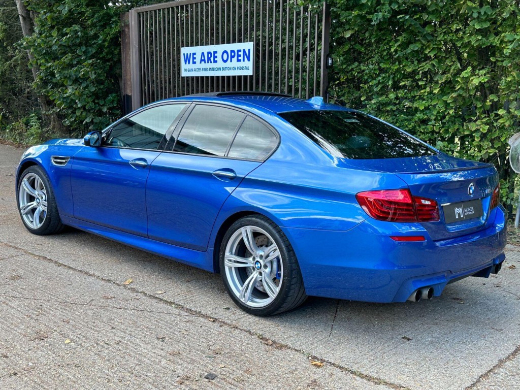 BMW M5 4.4 V8 DCT 2014