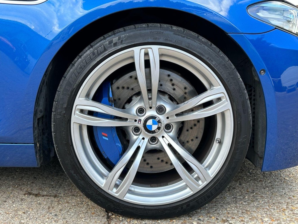 BMW M5 4.4 V8 DCT 2014