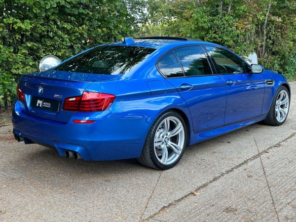 View BMW M5 4.4 V8 DCT