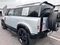 LAND ROVER DEFENDER 110