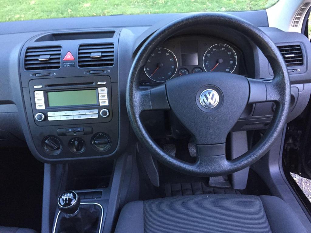VOLKSWAGEN GOLF