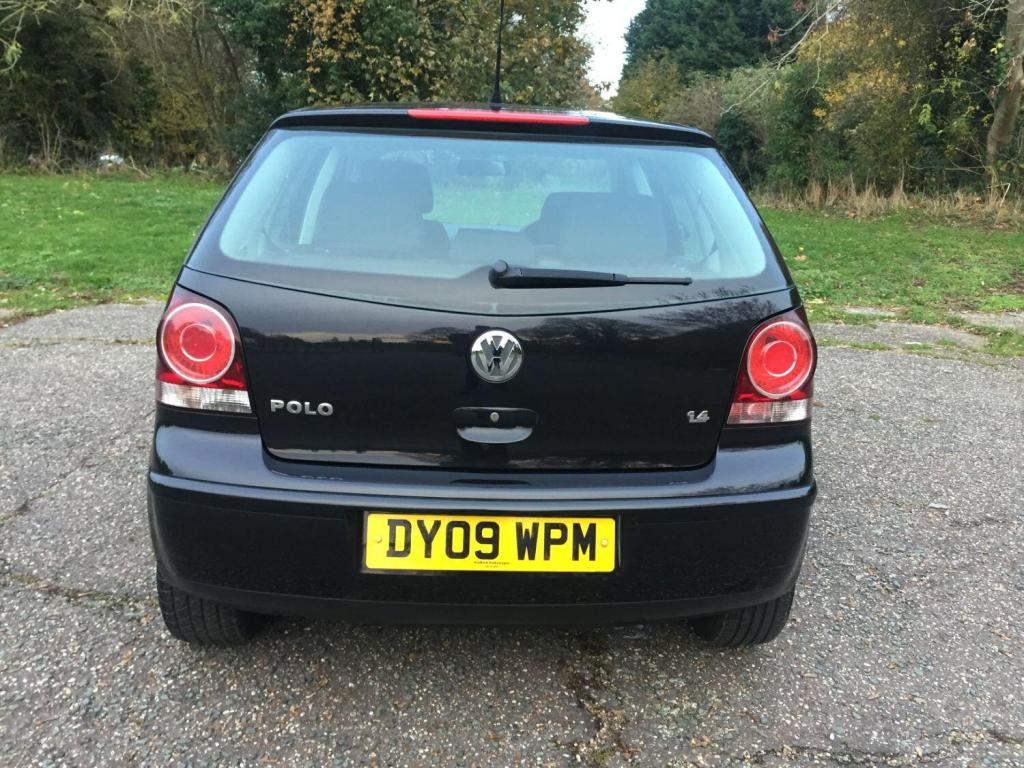 VOLKSWAGEN POLO