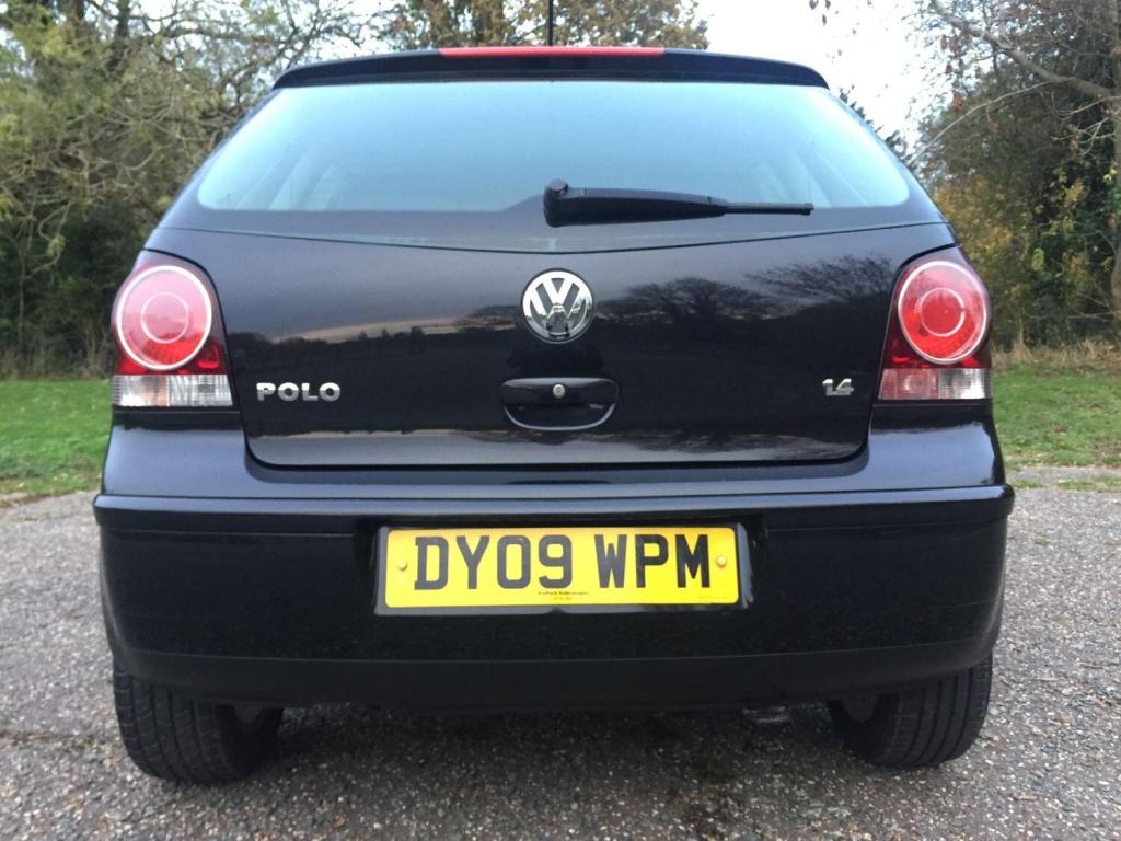 VOLKSWAGEN POLO
