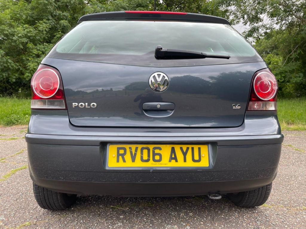 VOLKSWAGEN POLO