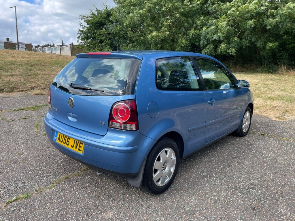 VOLKSWAGEN POLO