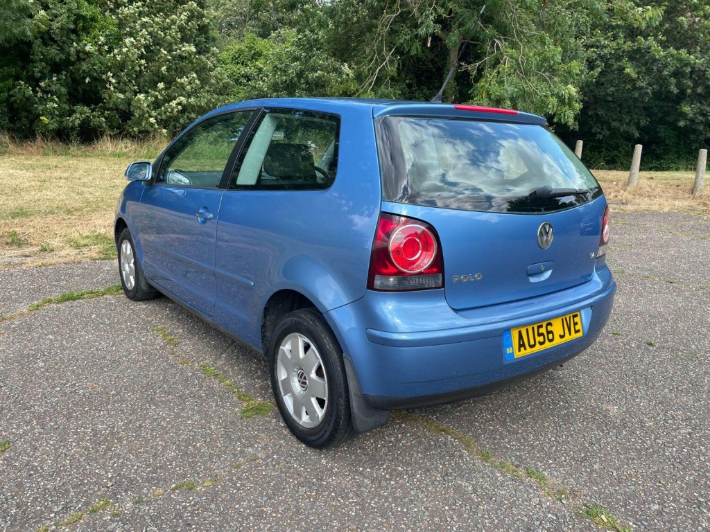 VOLKSWAGEN POLO