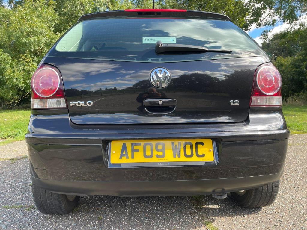 VOLKSWAGEN POLO
