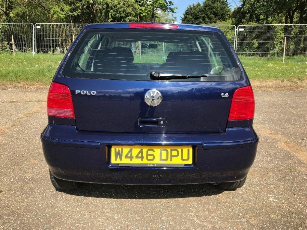VOLKSWAGEN POLO