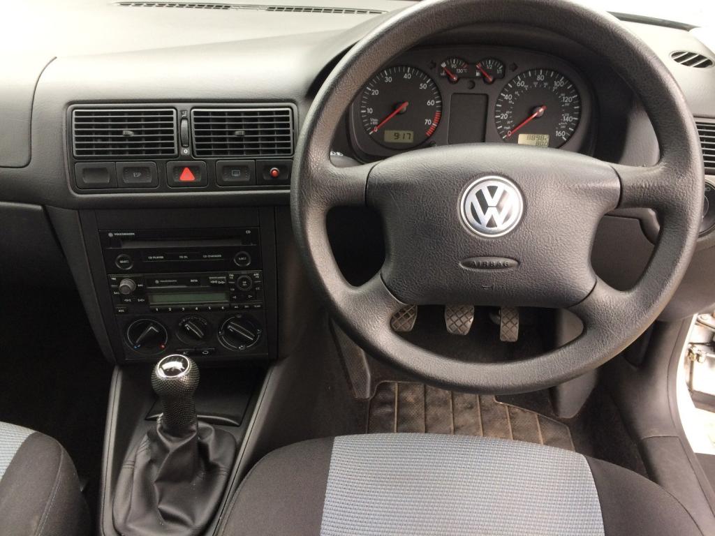 VOLKSWAGEN GOLF