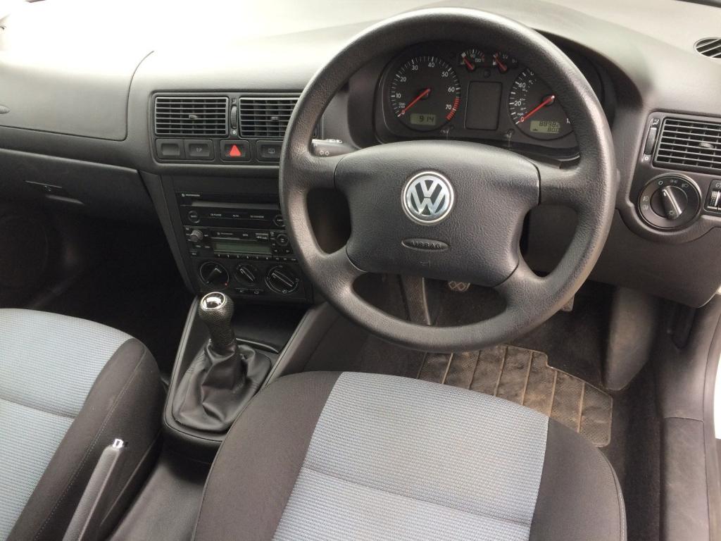 VOLKSWAGEN GOLF