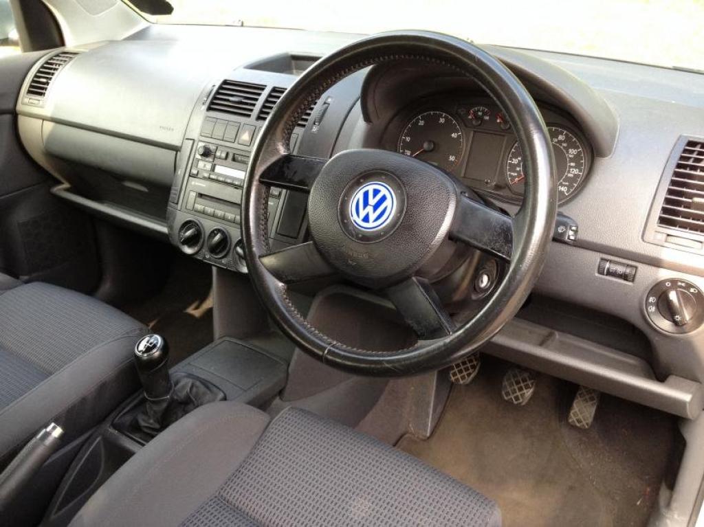 VOLKSWAGEN POLO