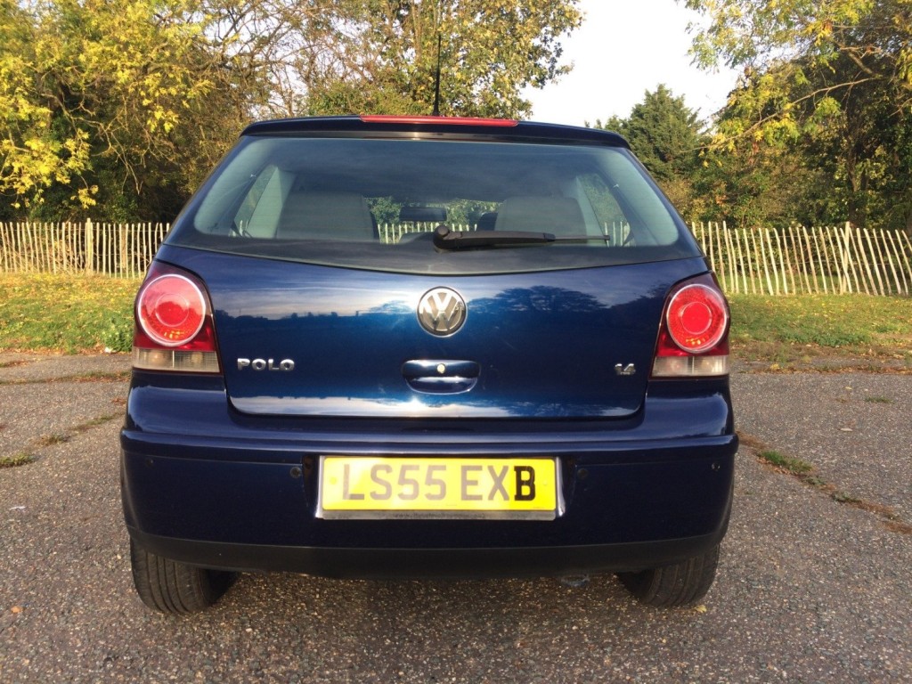 VOLKSWAGEN POLO