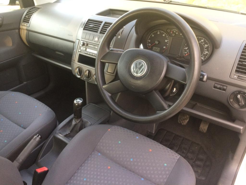 VOLKSWAGEN POLO