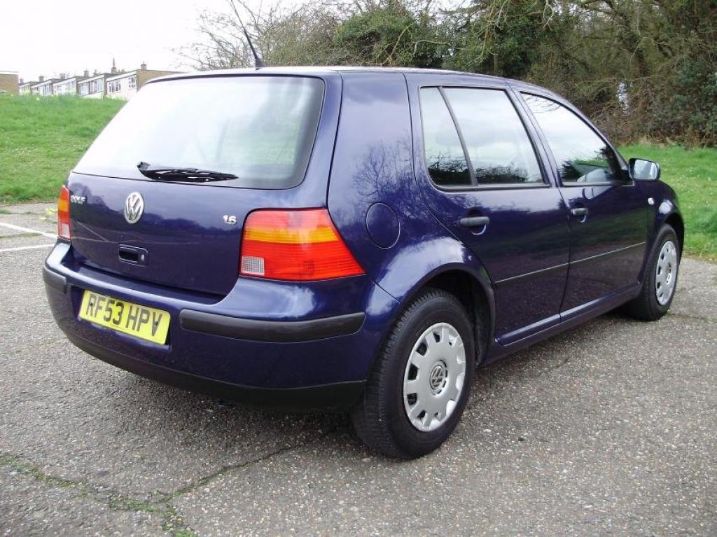 VOLKSWAGEN GOLF