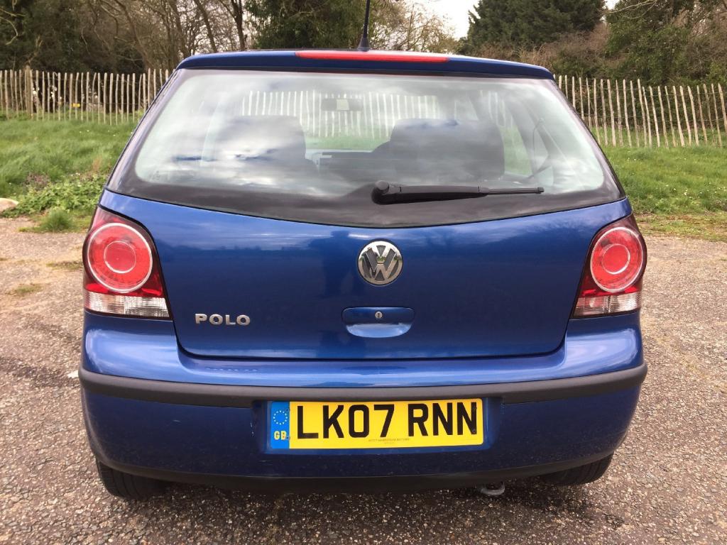 VOLKSWAGEN POLO