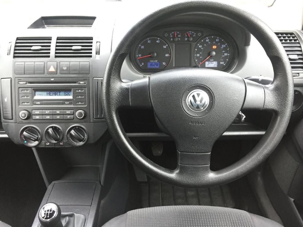 VOLKSWAGEN POLO