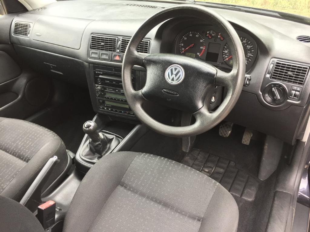 VOLKSWAGEN GOLF