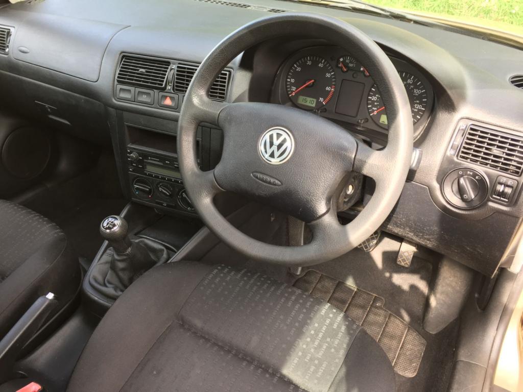 VOLKSWAGEN GOLF