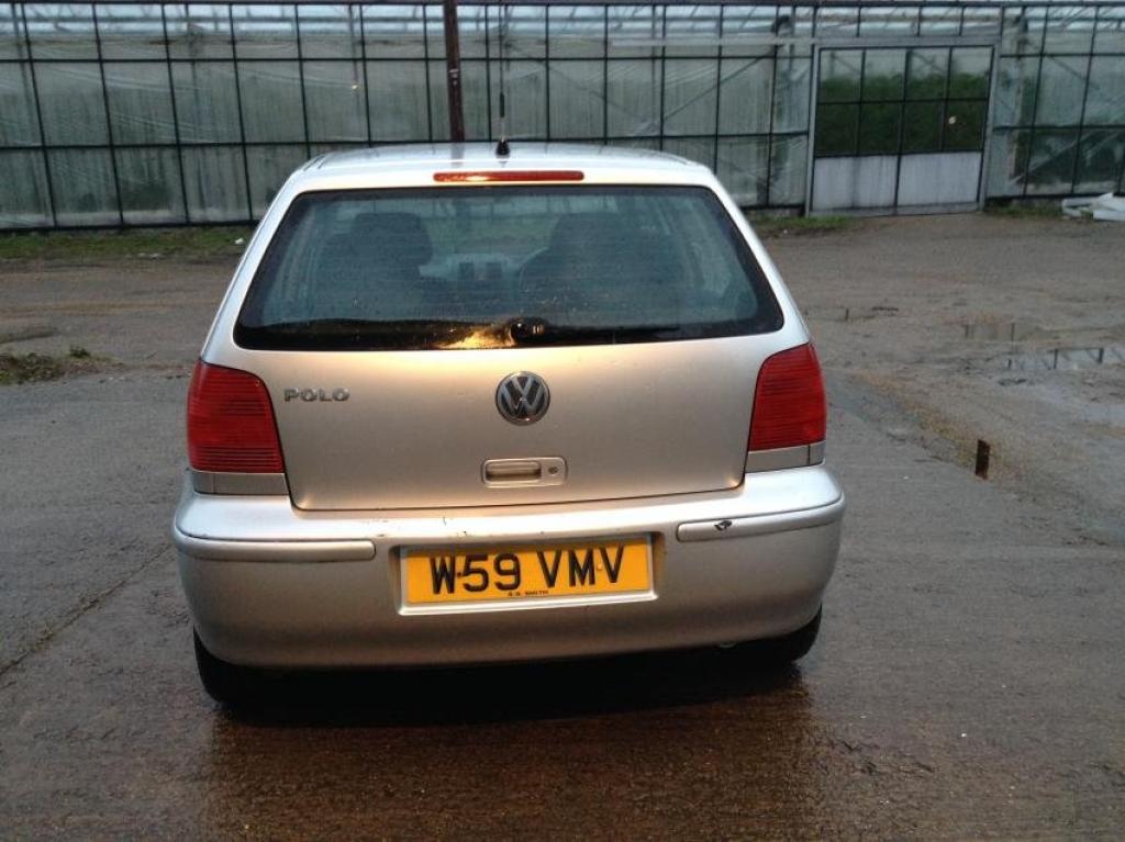 VOLKSWAGEN POLO
