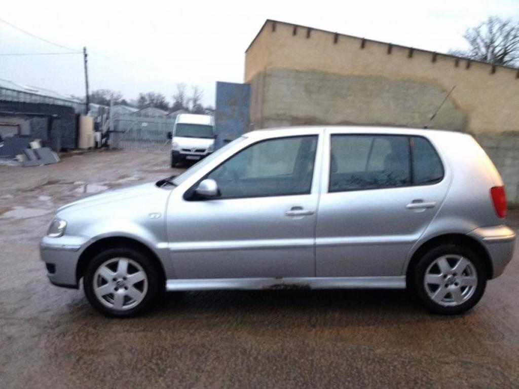 VOLKSWAGEN POLO