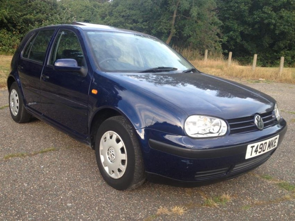 View VOLKSWAGEN GOLF 1.6 SE  5 DOOR
