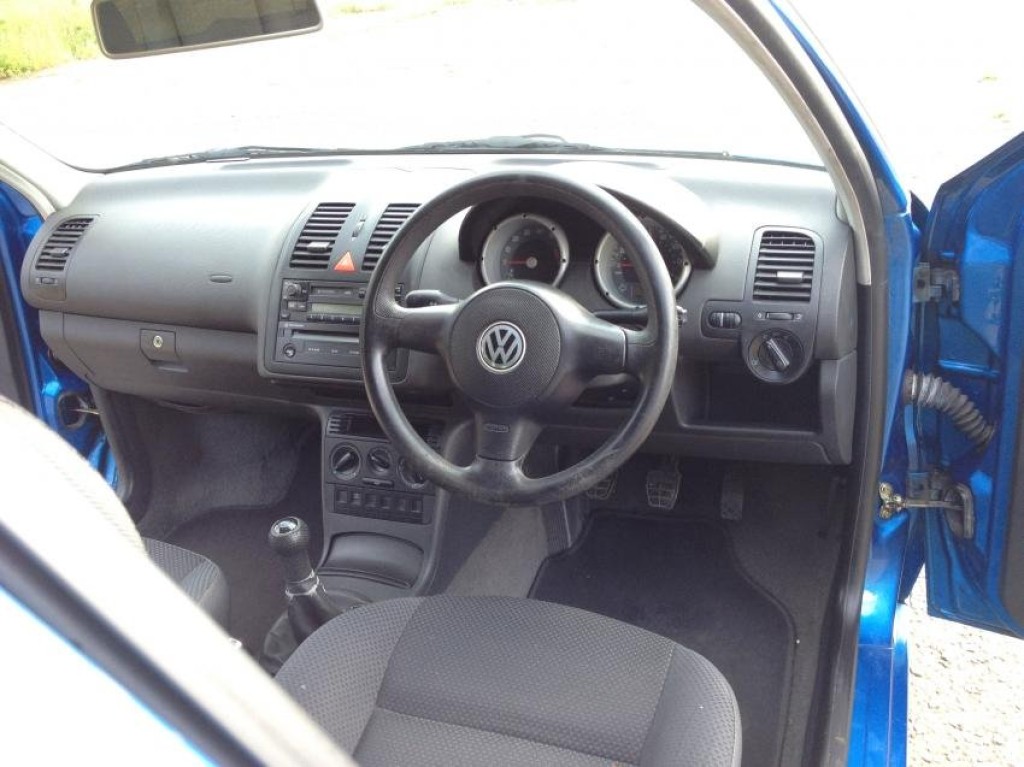VOLKSWAGEN POLO