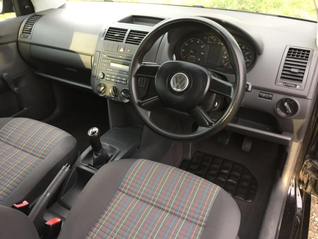 VOLKSWAGEN POLO