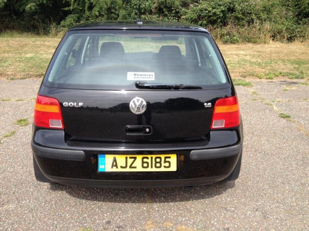 VOLKSWAGEN GOLF
