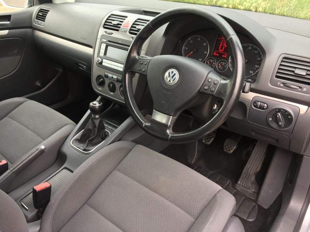 VOLKSWAGEN GOLF