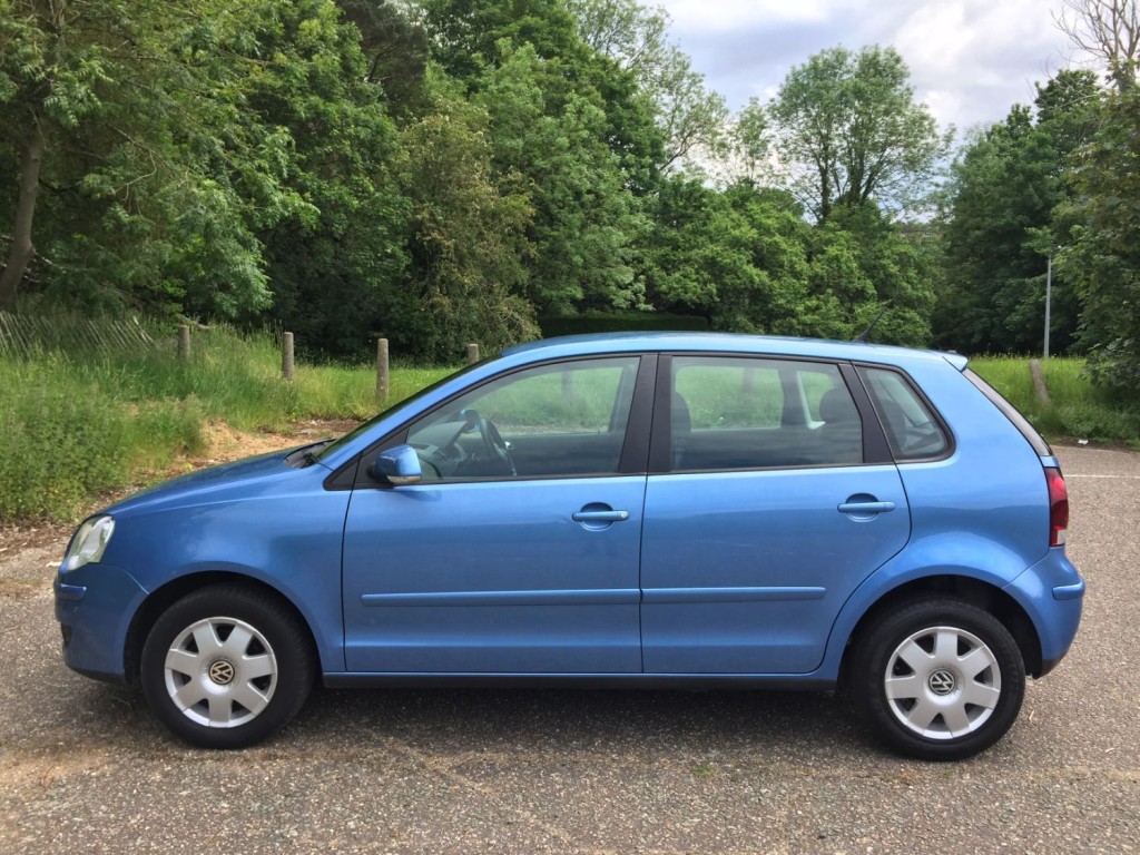 VOLKSWAGEN POLO