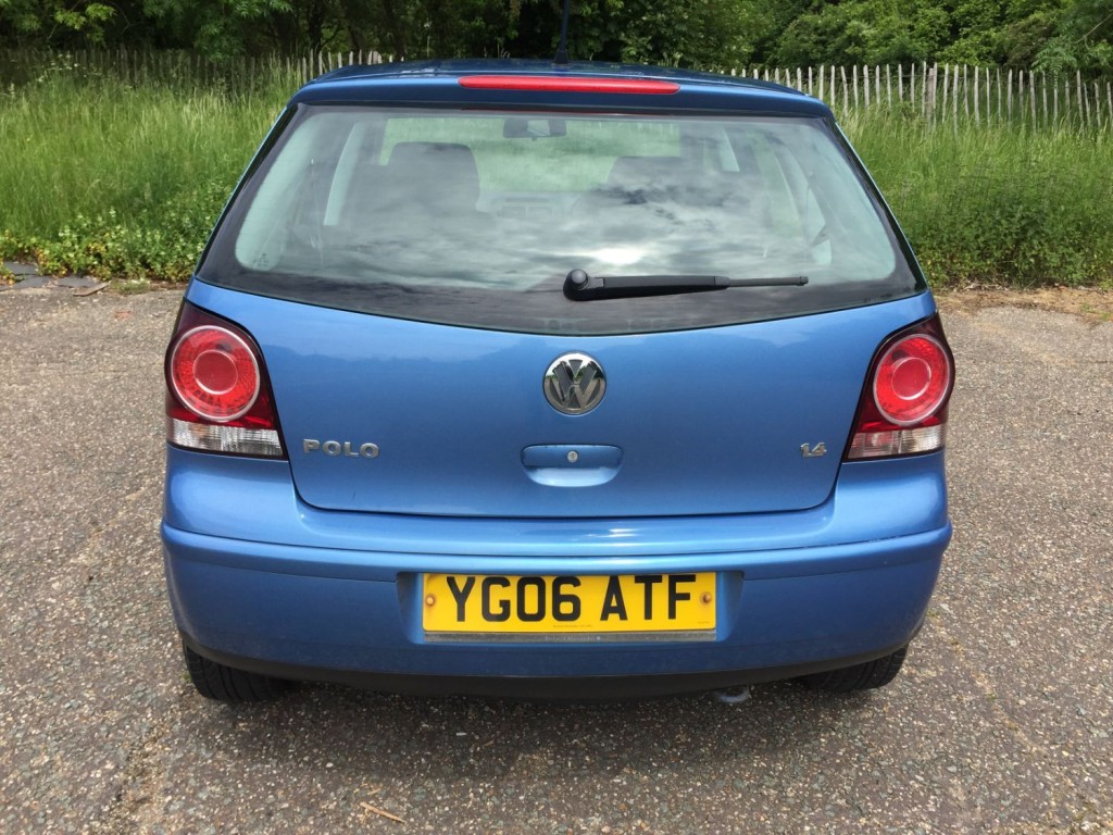 VOLKSWAGEN POLO
